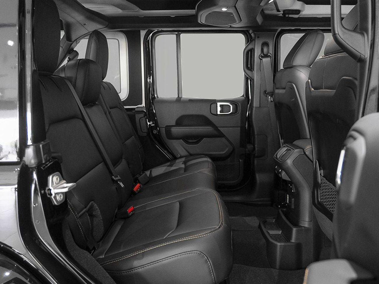 Jeep Wrangler Unlimited Sahara 2.0L A/T