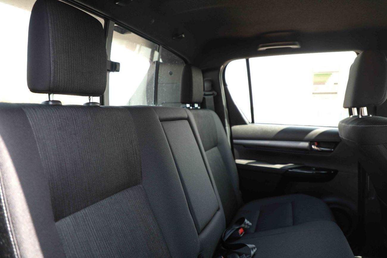 Toyota Hilux 2025 TOYOTA HILUX ADVENTURE 4.0 - ATTITUDE BLACK inside BLACK | Export Only