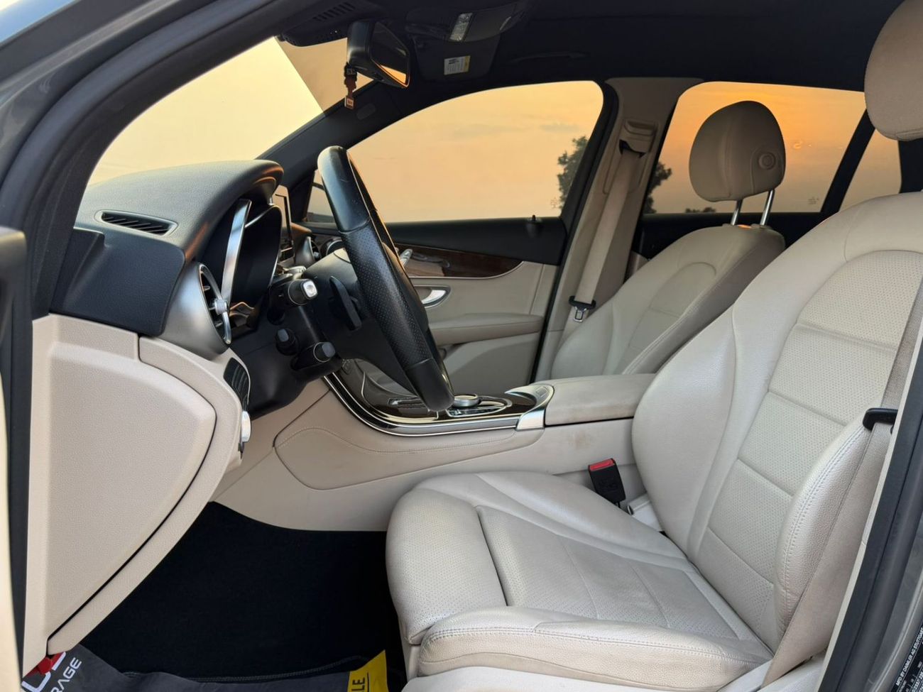 مرسيدس بنز GLC 300 Premium 2.0L