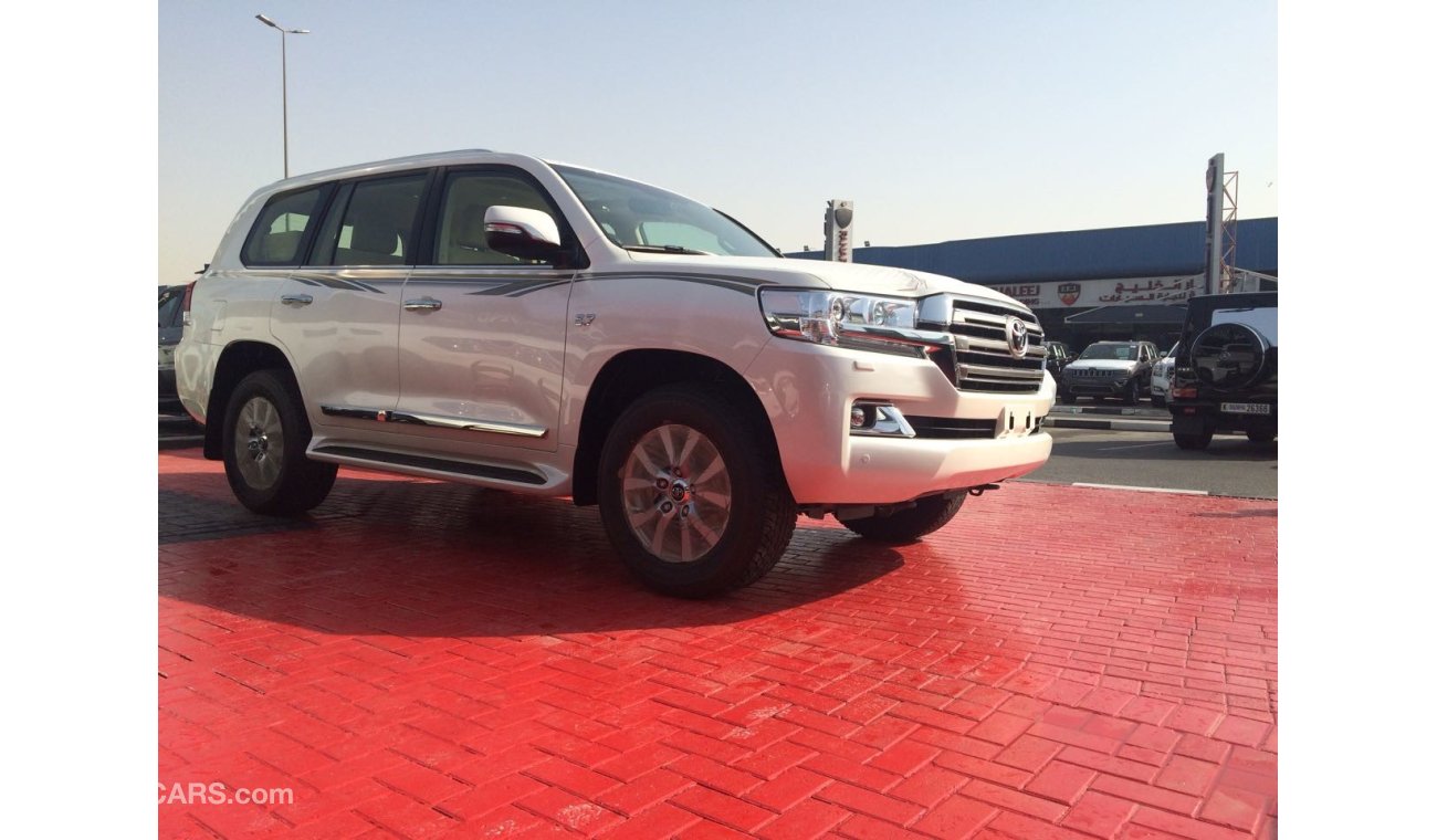 Toyota Land Cruiser VXR V8 5.7