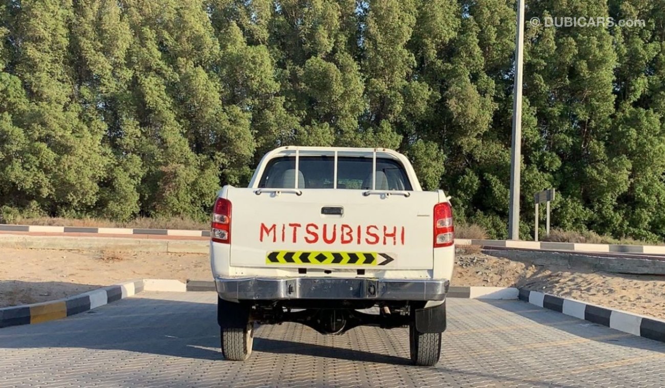 Mitsubishi L200 Mitsubishi L200 2016 4x4 DIESEL Ref# 609