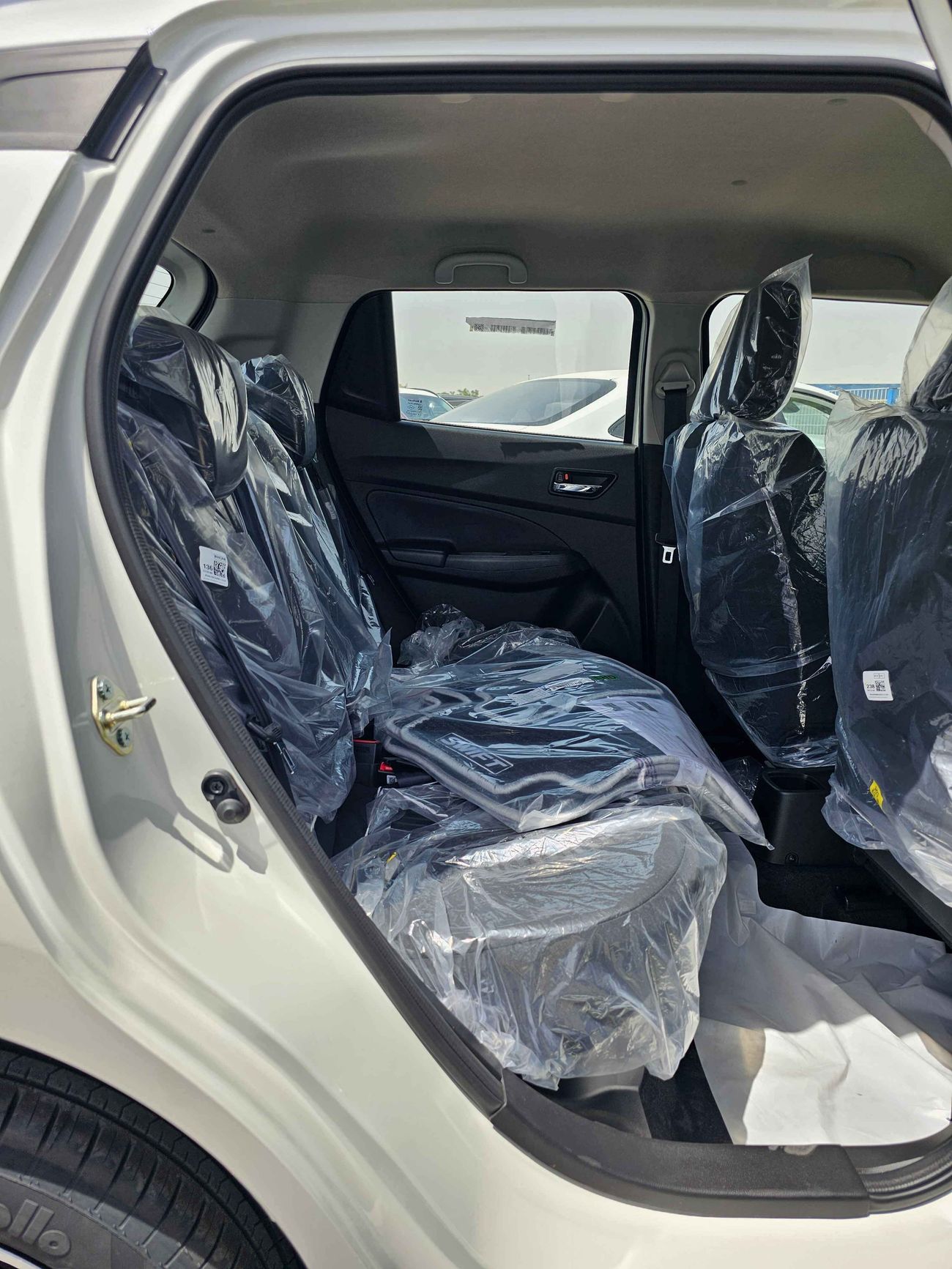 سوزوكي سويفت GLX, 1.2L PETROL / PUSH START / REAR PARKING SENSOR / "15" WHEELS (CODE # SGLXM)