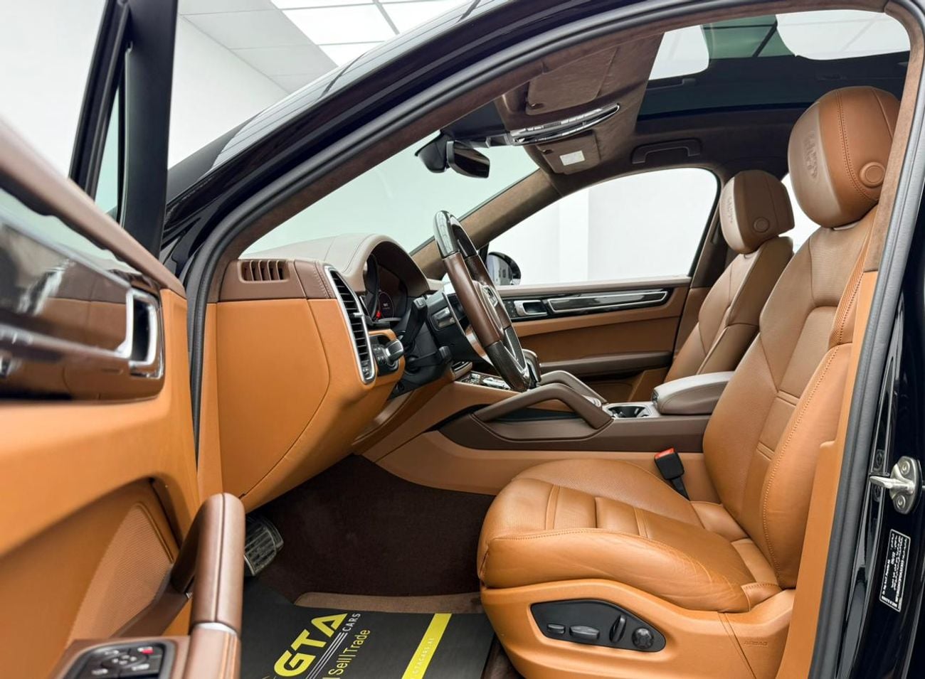 بورش كايان 2023 Porsche Cayenne Coupe GTS, Warranty, Sport Chrono Package, Excellent Condition, GCC