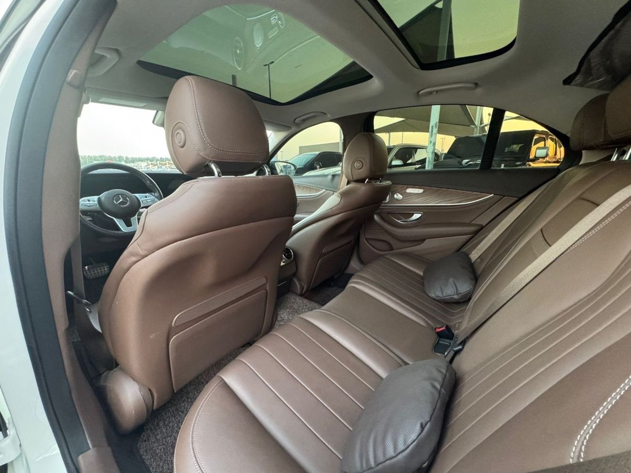 مرسيدس بنز E300 Premium 2.0L