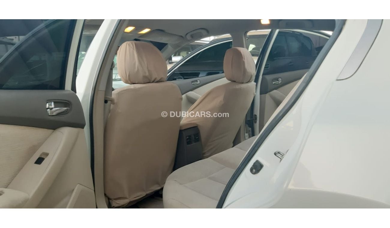 Nissan Altima Without accidents No.2, white color inside beige, fingerprint, cruise control, rear wing control, se