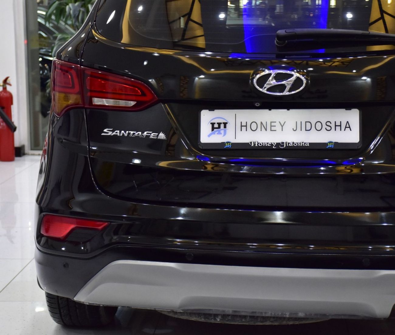 هيونداي سانتا في EXCELLENT DEAL for our Hyundai SantaFe 4WD ( 2016 Model ) in Black Color GCC Specs