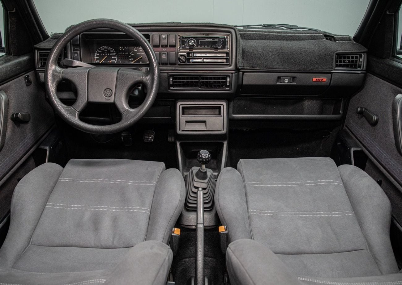 فولكس واجن جولف GTi 16V