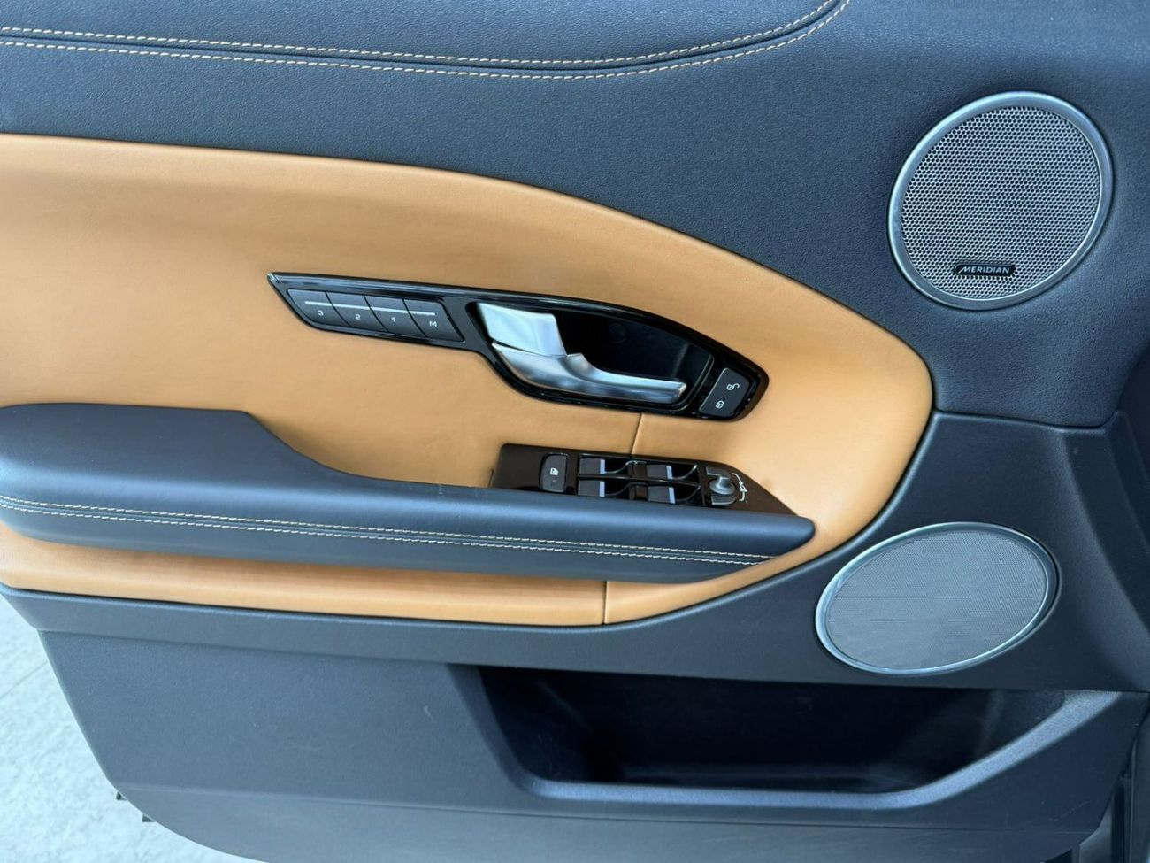 Land Rover Range Rover Evoque Dynamic 2.0L (5 Door) Dynamic Plus | GCC