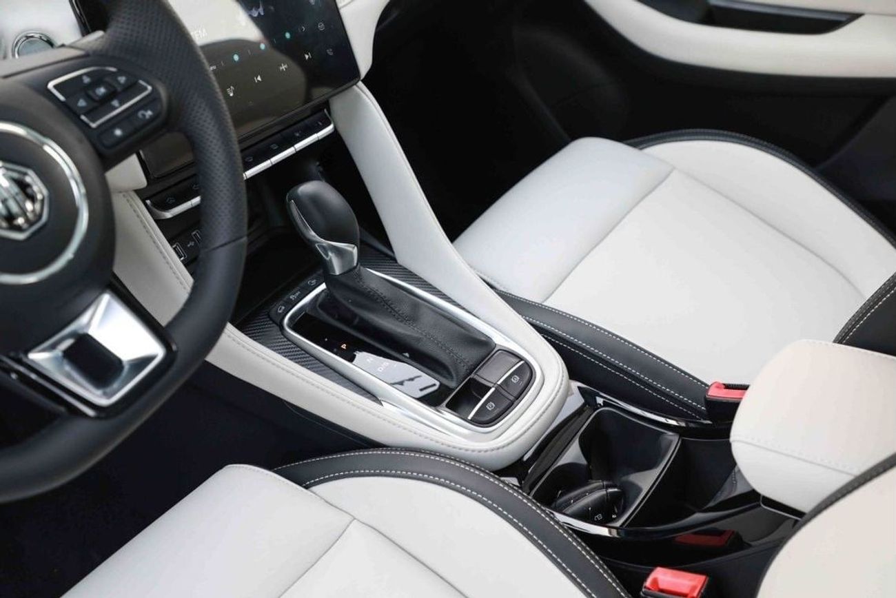 MG ZS 2025 MG ZS LUXURY 1.5 - SILVER inside BEIGE | Export Price