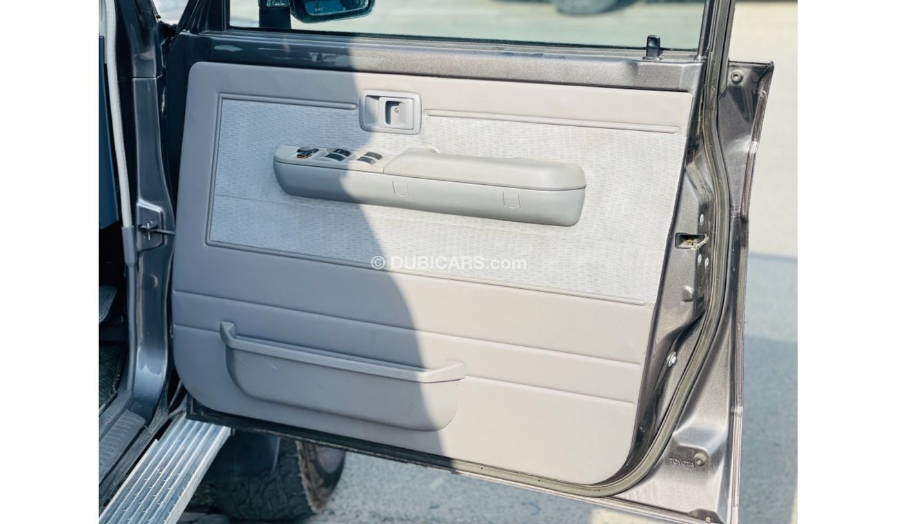 Toyota Land Cruiser Pick Up Toyota Landcruiser double cabin pick up model 2017 Diesel engine color gray  car very good and clean