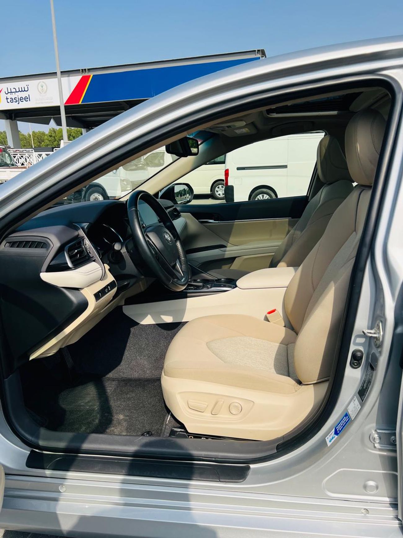 Toyota Camry SE 2.5L (181 HP)