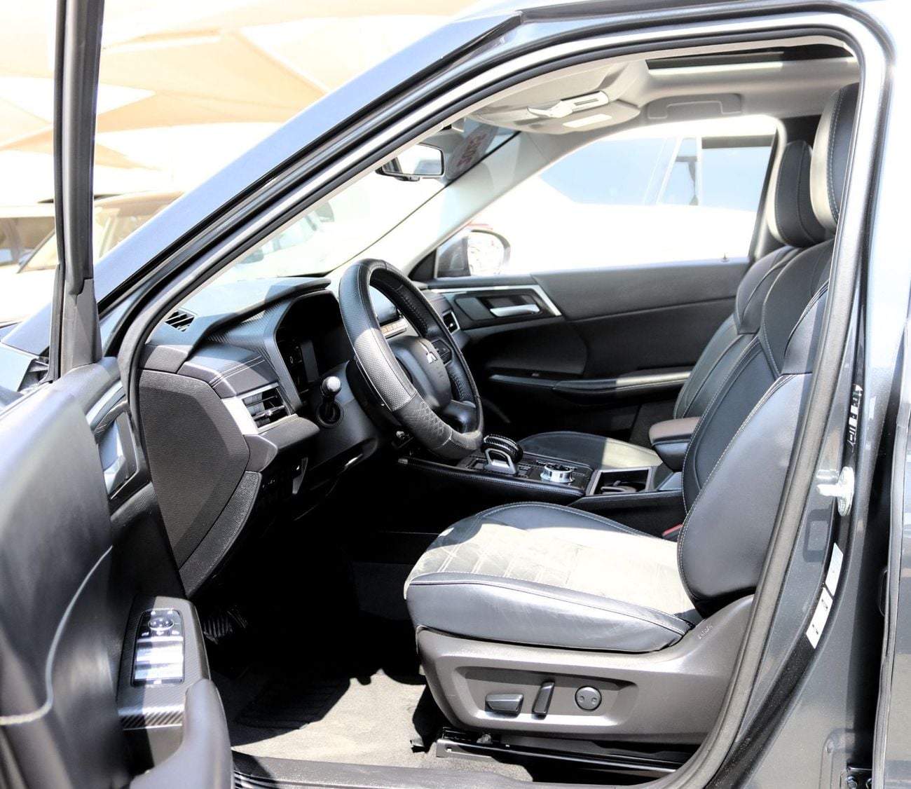 Mitsubishi Outlander GLX HIGHLINE ACCIDENTS FREE - GCC - H LINE - LOW MLAGE - PERFECT CONDITION INSIDE OUT