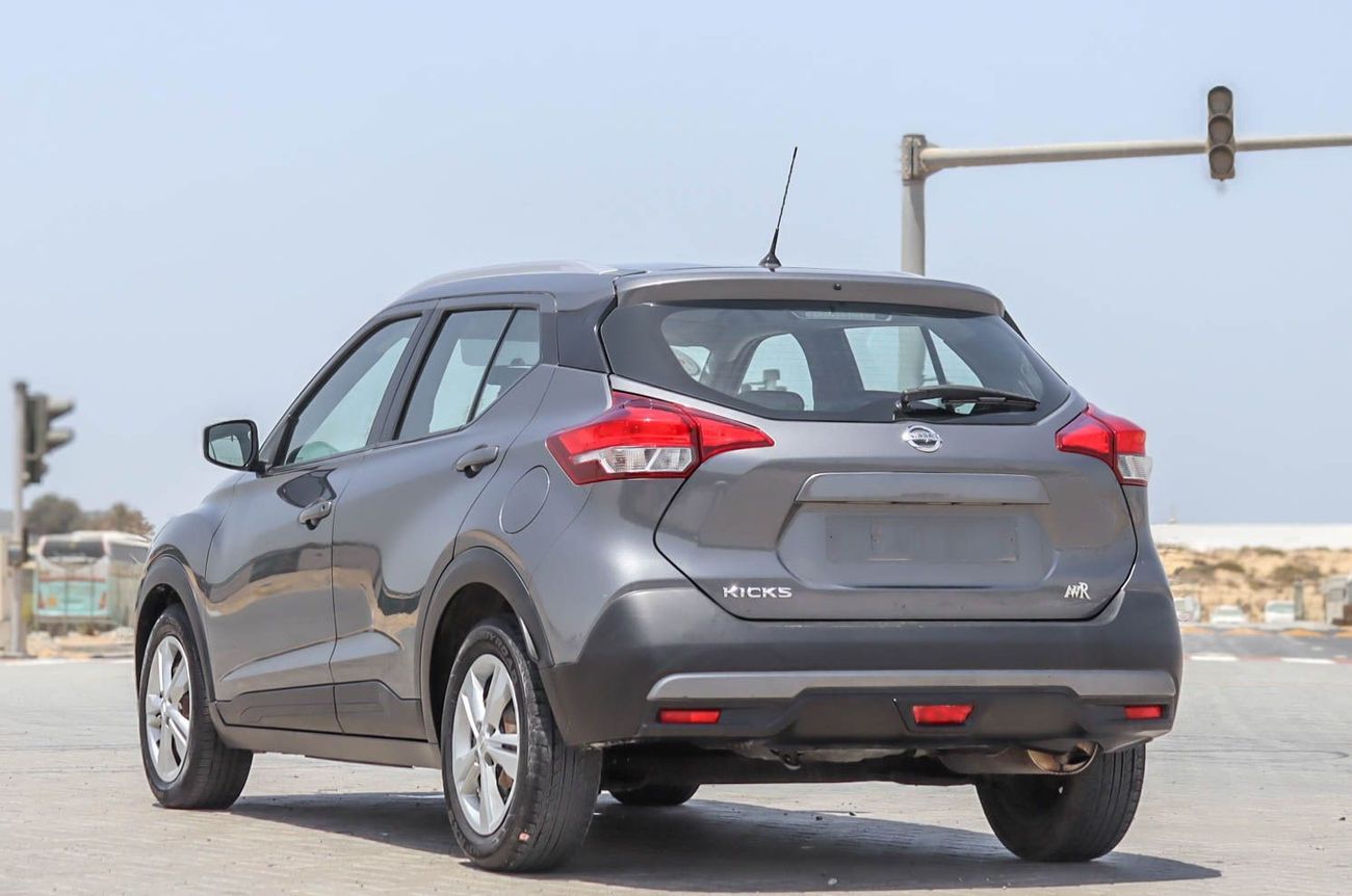 نيسان كيكس S 1.6L Nissan kicks 1.6 L 2019 GCC accident free in excellent condition 670 P.M.