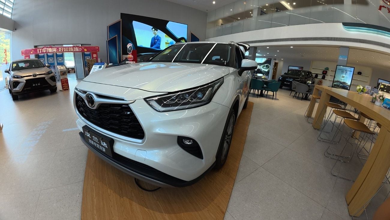 تويوتا هايلاندر Toyota Highlander/ 2025 /white