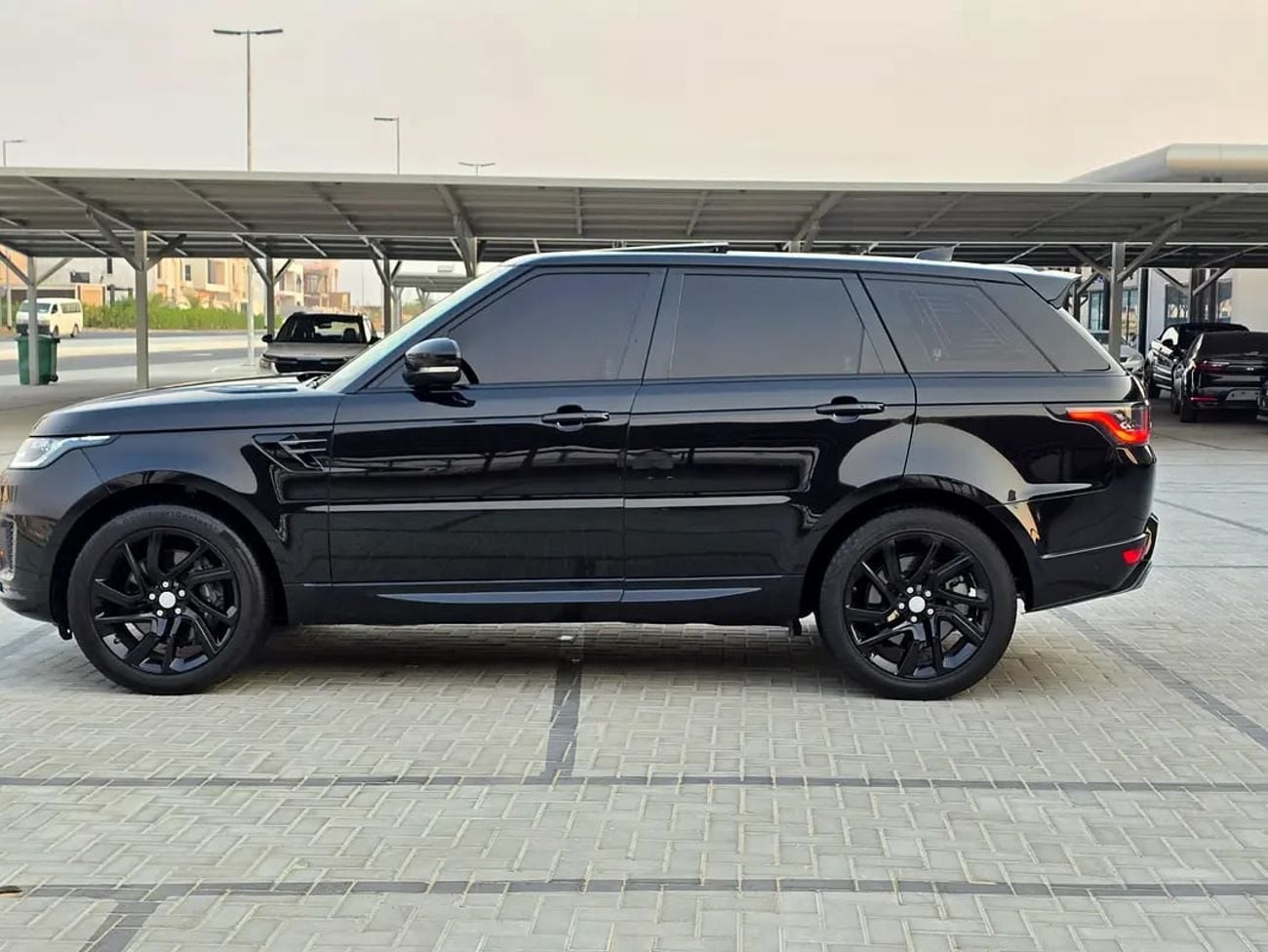 Land Rover Range Rover Sport Pristine HSE | GCC Specs | Low Mileage