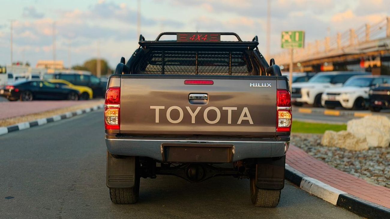 Toyota Hilux HEAVY BULL BAR & SPORTS BAR | LEATHER SEATS | 3.0L | AUTOMATIC TRANSMISSION | RHD