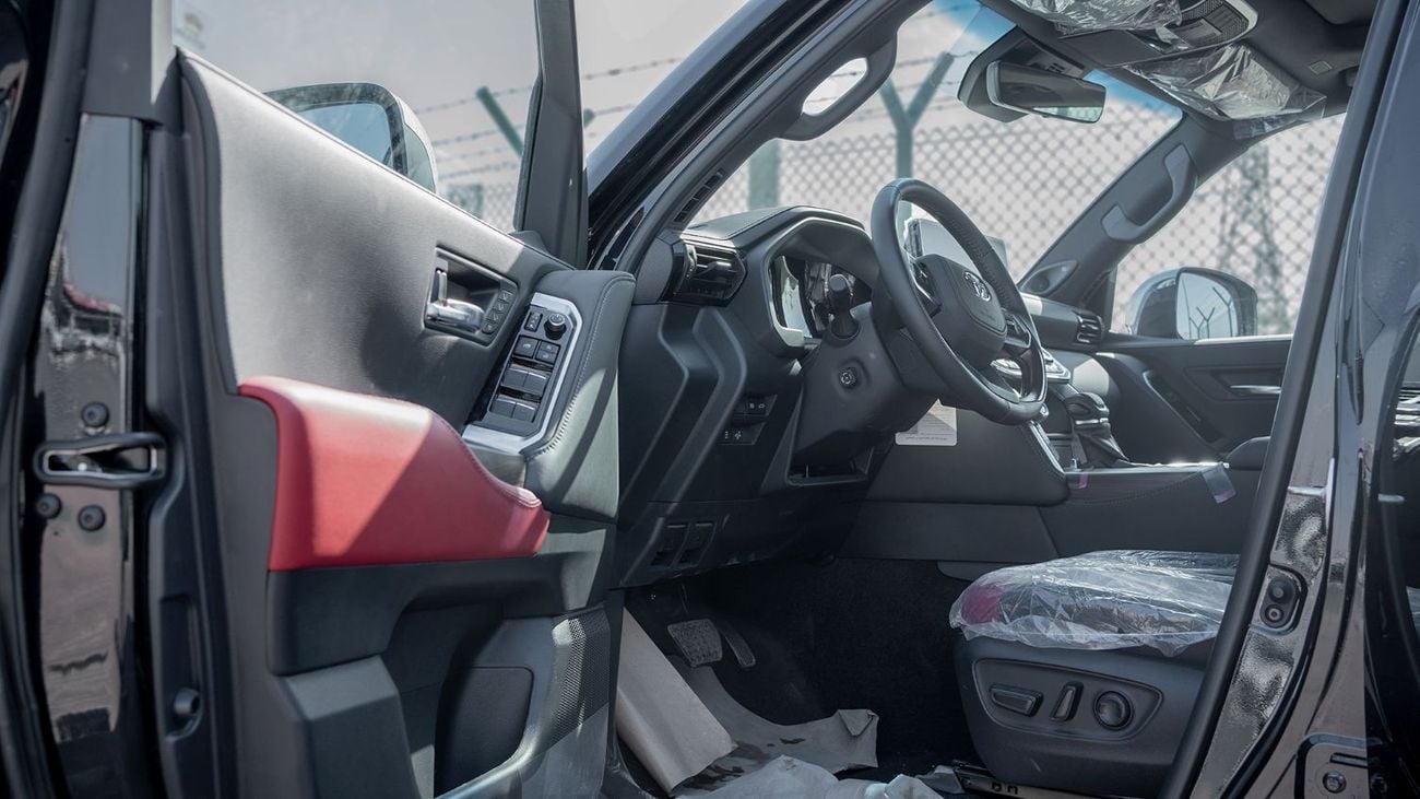 Toyota Land Cruiser 2025 Toyota Land Cruiser 300 VXR 3.5L AT Petrol Twin Turbo (Black-Red)