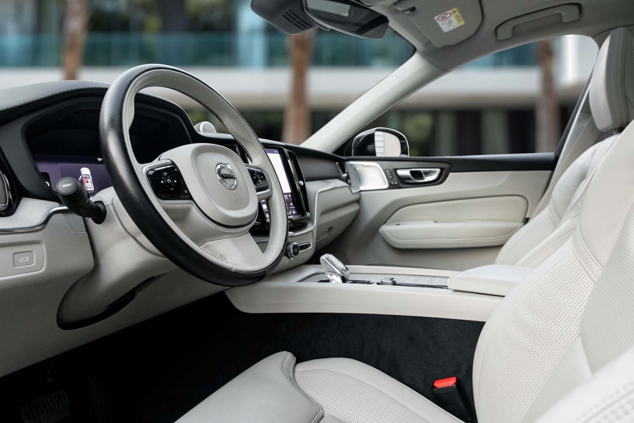 Volvo XC60 INSCRIPTION | 2,155 P.M | 0% Downpayment | B5 Inscription!