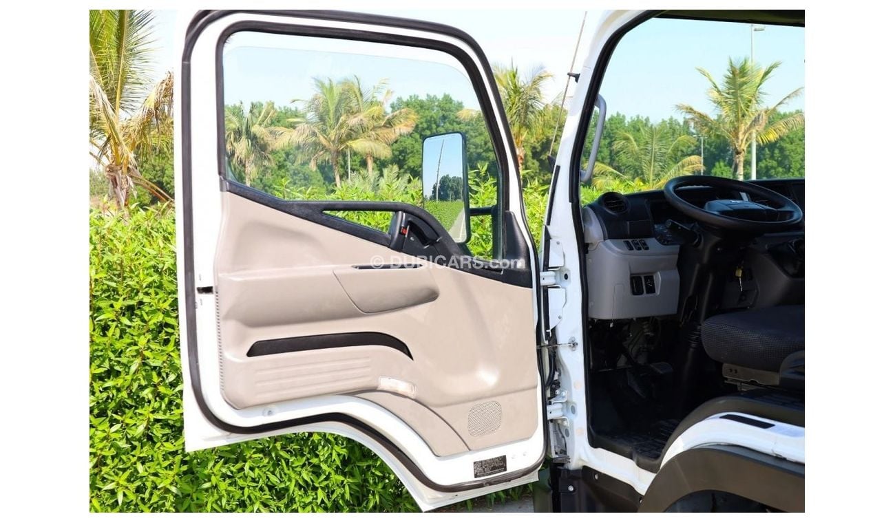 ميتسوبيشي فوسو كانتير | Water Body Shutter Box | Excellent Condition | GCC