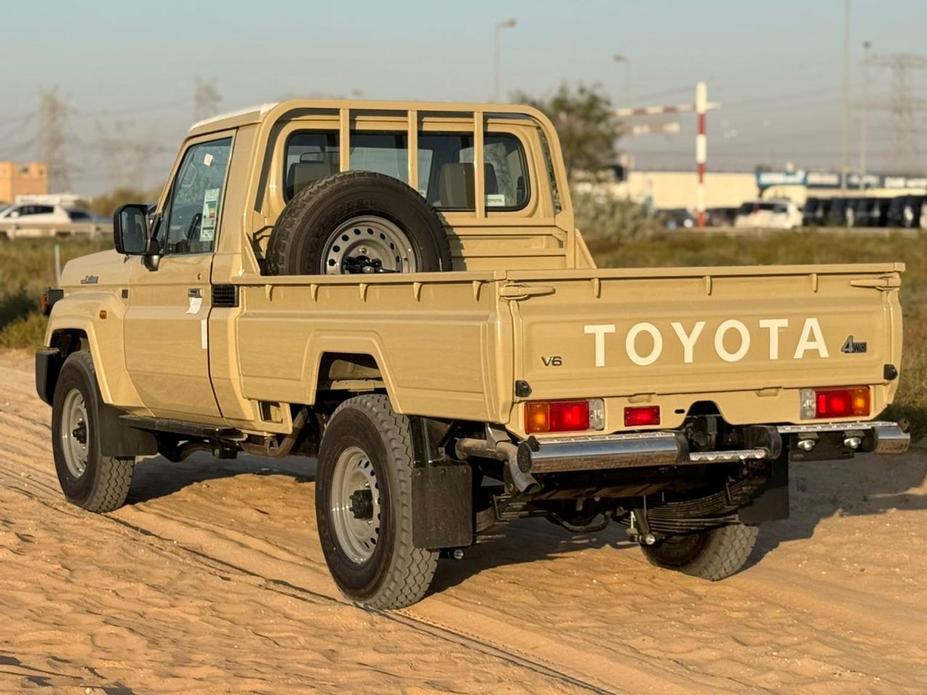 تويوتا لاند كروزر بيك آب