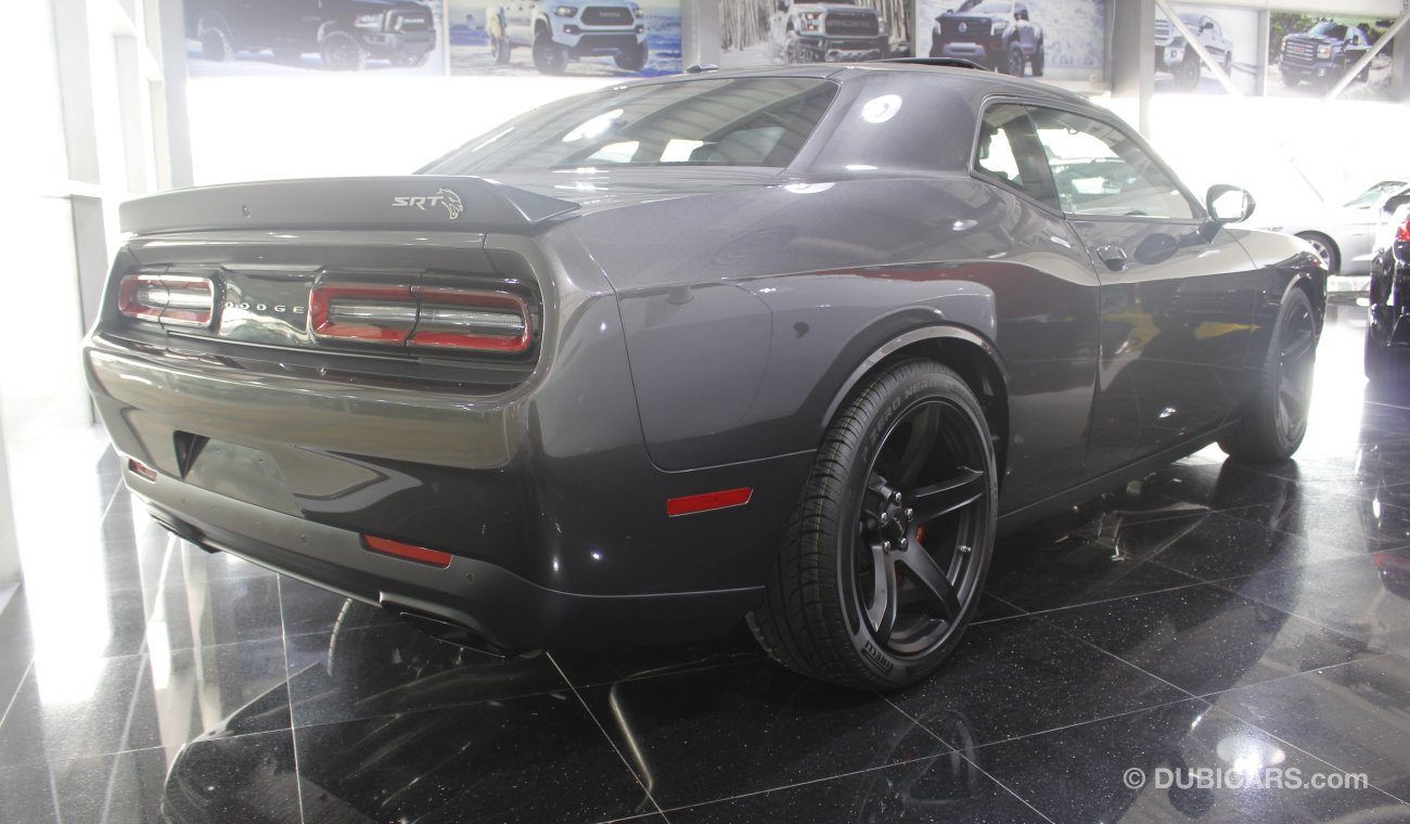 Dodge Challenger Hellcat 2018, 6.2 V8 GCC, 0km with 3 Years or 100,000km Warranty