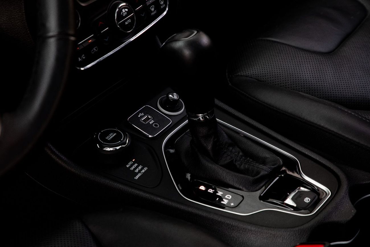 جيب شيروكي LIMITED 4X4 | 1,234 P.M  | 0% Downpayment | IMMACULATE!