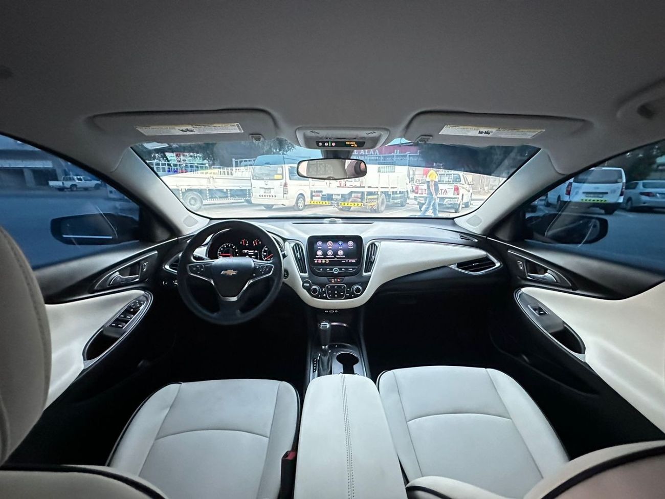 شيفروليه ماليبو شفروليه ماليبو ال تي  موديل : 2020 المطلوب 37,000 درهم  الممشى 98,000 كم  وارد امريكا  ، جلد ، مثبت 