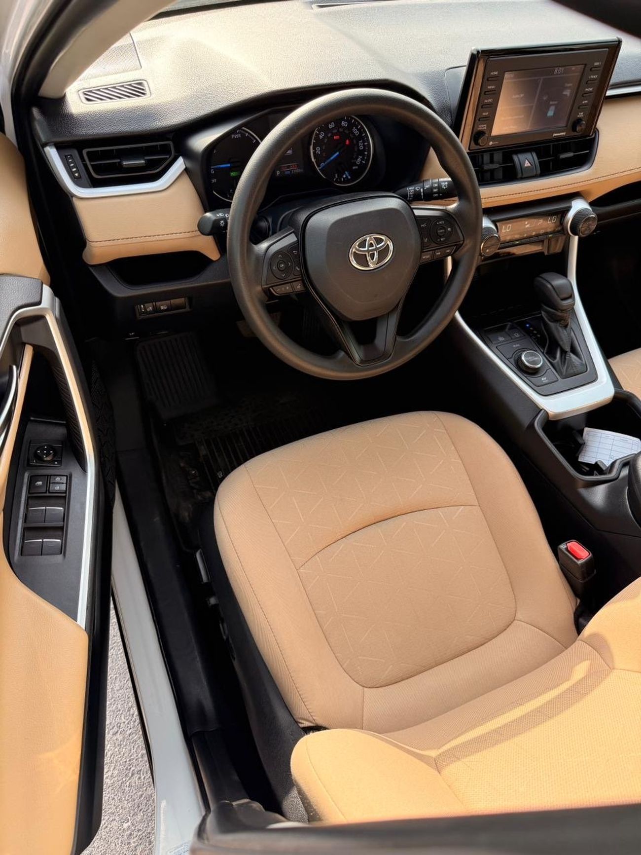 تويوتا راف ٤ XLE 2.5L