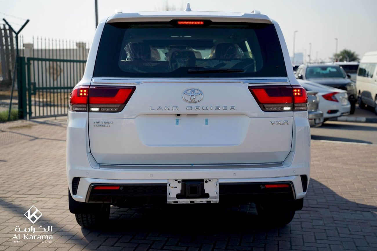 Toyota Land Cruiser 3.3L | VXR | Diesel | Full Option | GCC  | Rear TV Screen