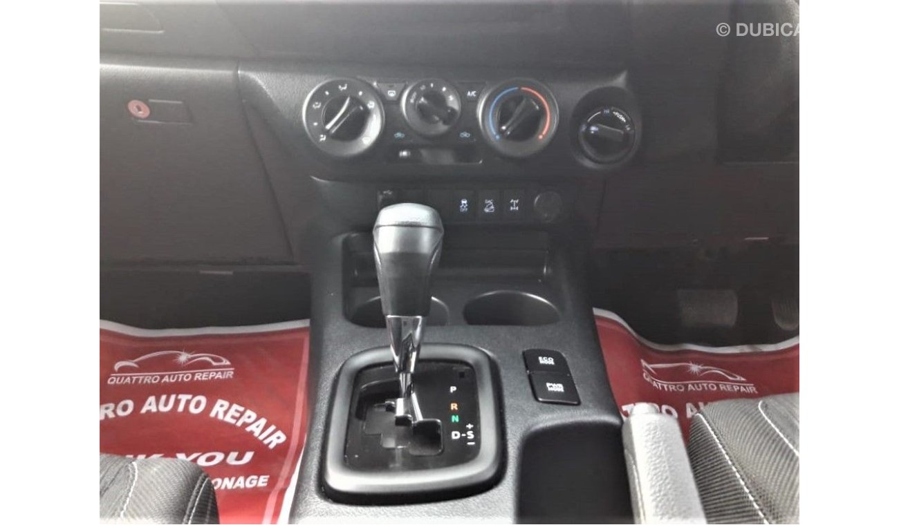 Toyota Hilux TOYOTA Hilux Pick up Right Hand Drive (stock PM 821)