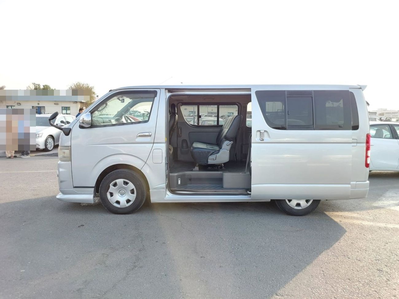 Toyota Hiace TOYOTA HIACE VAN RIGHT HAND DRIVE(PM12342)