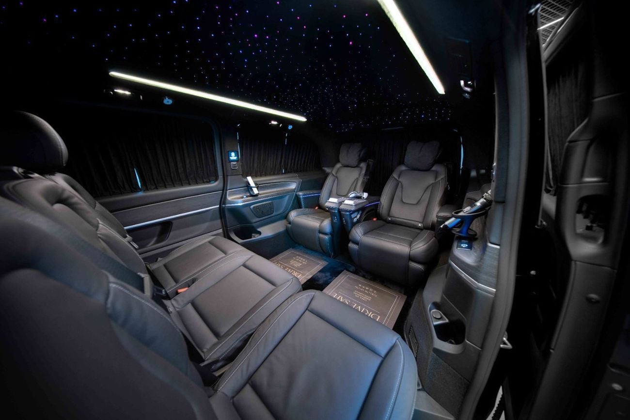 Mercedes Benz V300 AVANTGARDE Original Mercedes VIP Captain Seats | Including TV partition and PlayStation 5