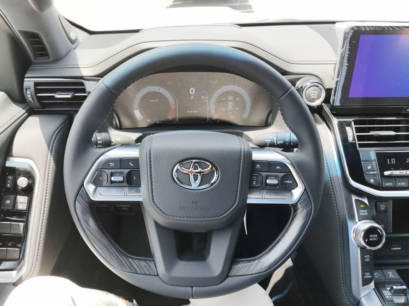 Toyota Land Cruiser 2026 Toyota Land Cruiser LC300 VXR (Full-Option) 3.5L V6 Twin Turbo Petrol A/T 4WD Export Only
