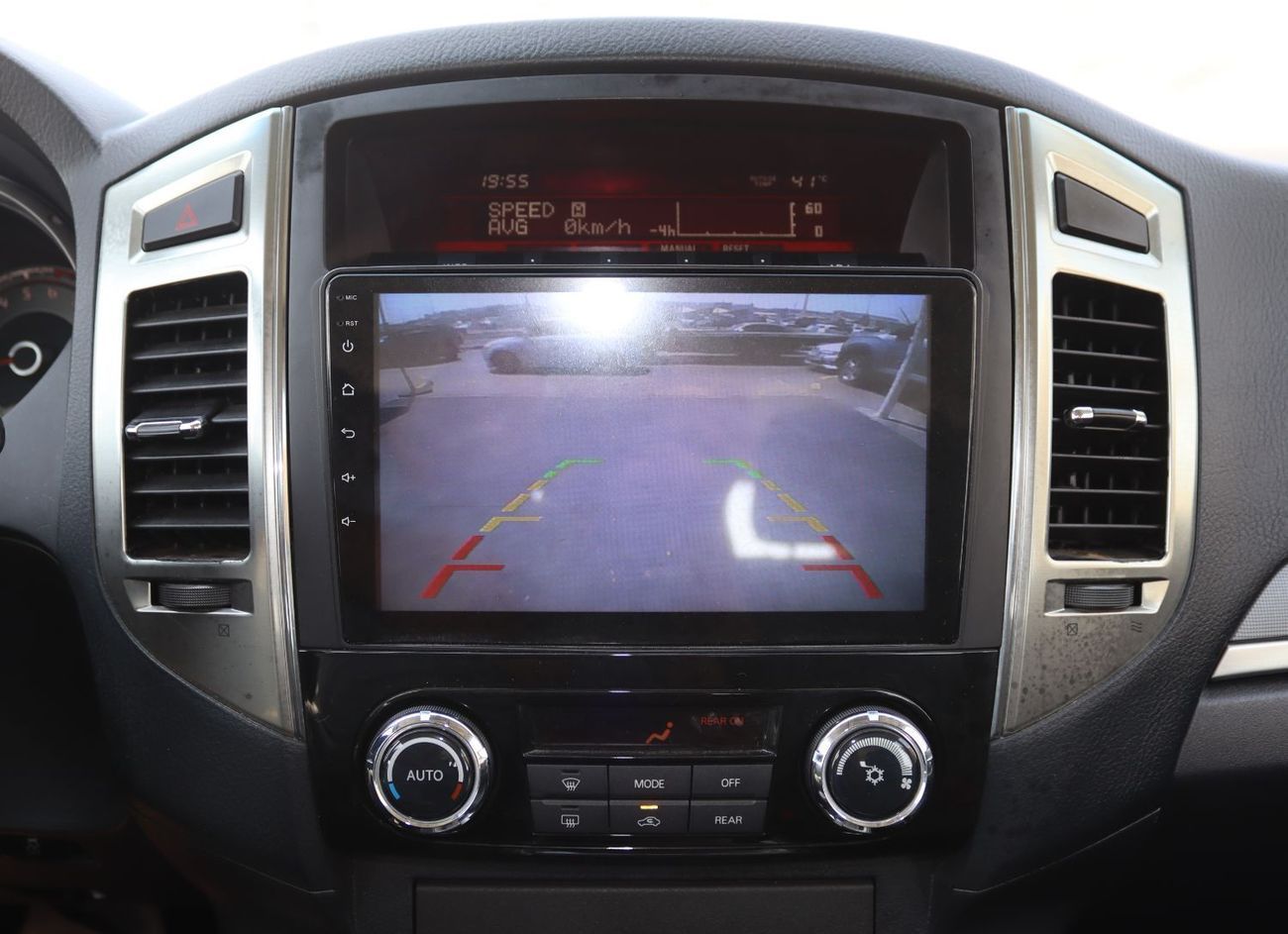 ميتسوبيشي باجيرو ميتسوبيشي باجيرو 2022 خليجى  بحالة ممتازة، مسافة 56,000 كم، بمحرك 3000 سى سى  6 سلندربسعر 67,000 دره