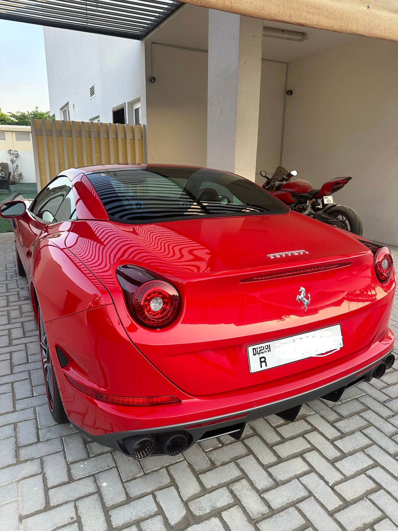 Ferrari California T show room level -zero Accedent- under warranty-