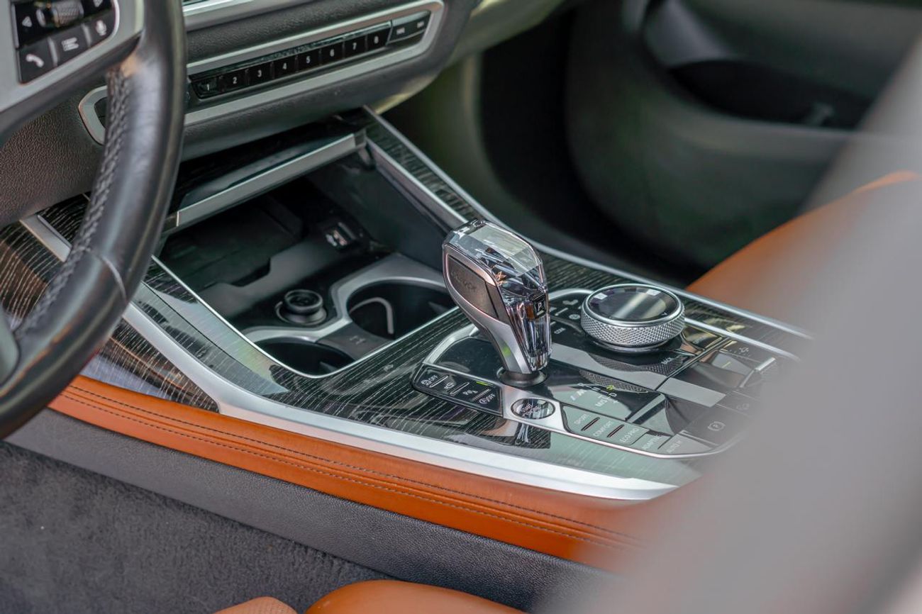 بي أم دبليو X7 M50i 4.4L (530 HP)