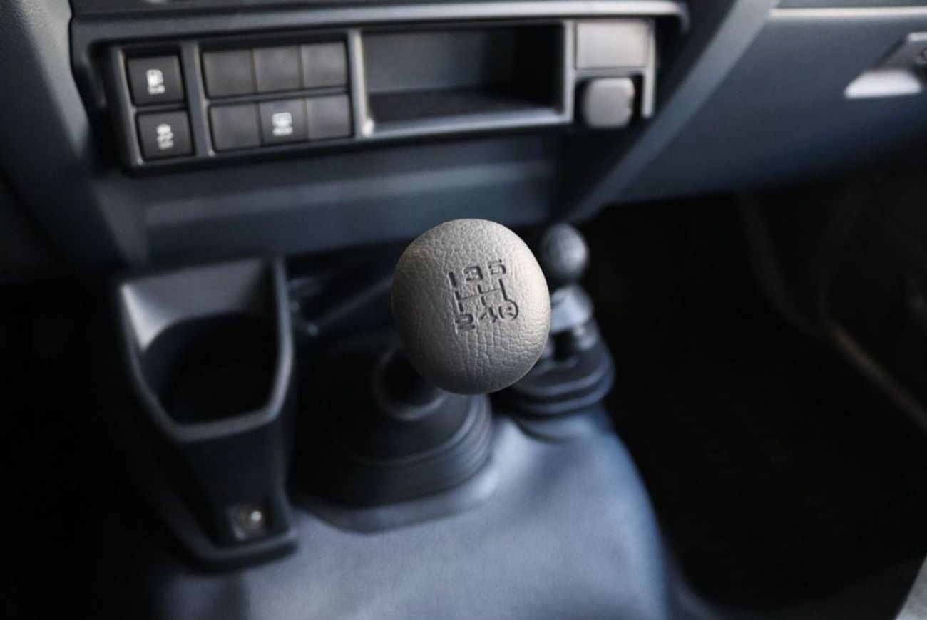 Toyota Land Cruiser 70 2025 TOYOTA LAND CRUISER GRJ 78 4.0 V6  **EXPORT ONLY**التصدير فقط خارج الخليج**