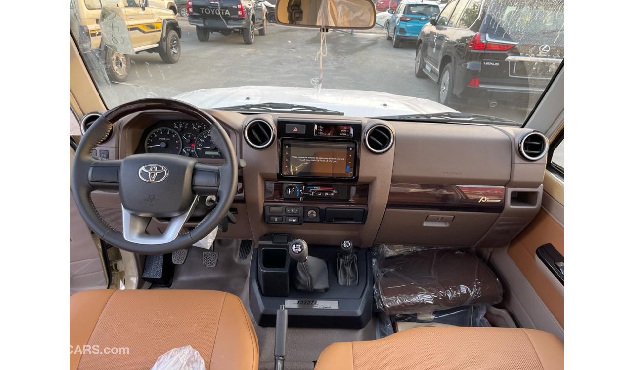 تويوتا لاند كروزر بيك آب Toyota Land Cruiser Pick up 4.0L Single Cabin full option (70th Anniversary) 2022YM