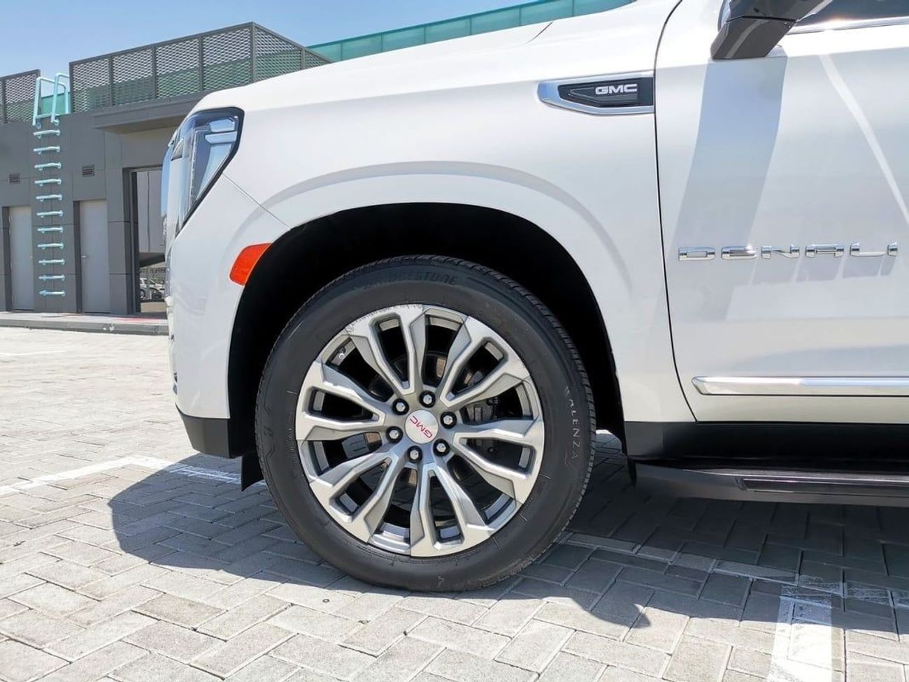 GMC Yukon GMC Denali - 2021 - White