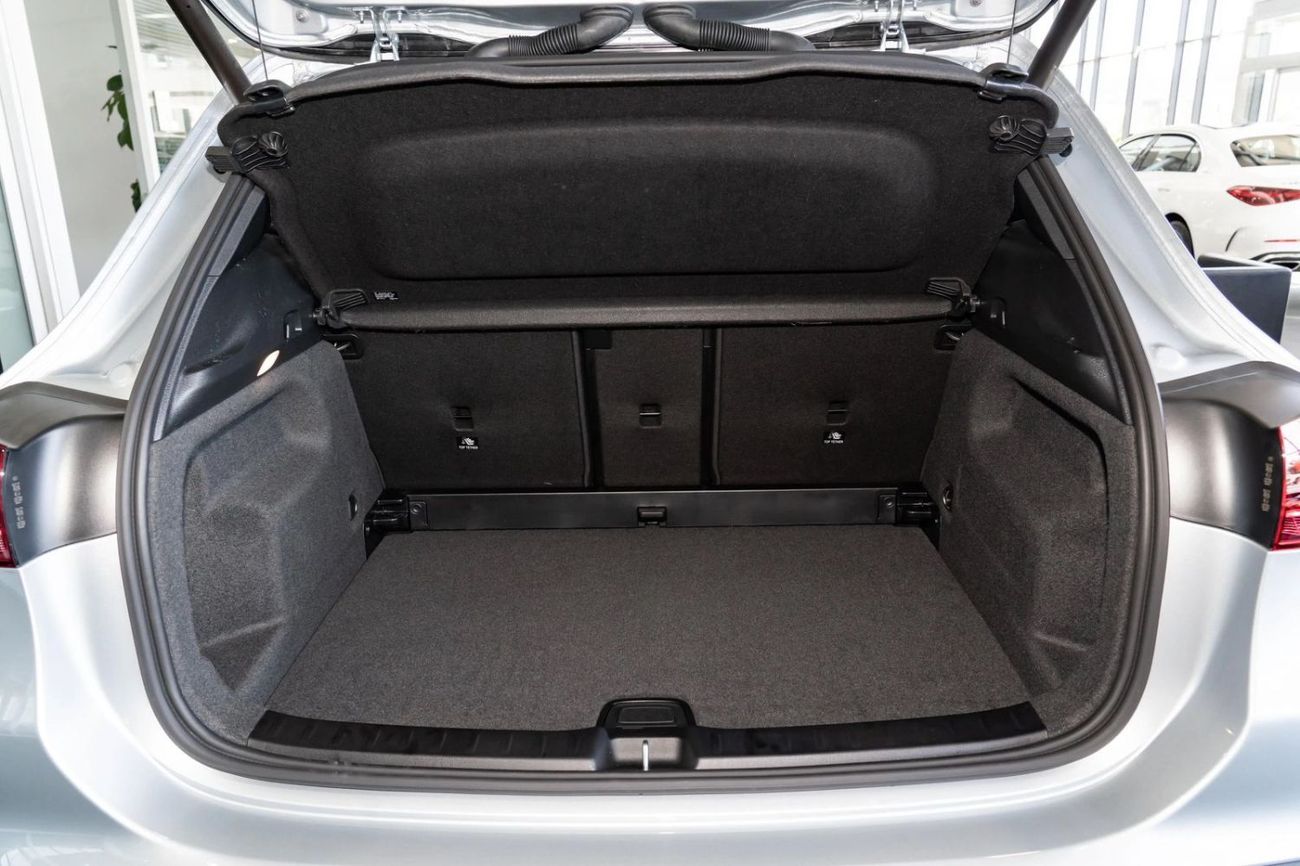 Mercedes-Benz GLA 200 MERCEDES BENZ GLA200 1.3L TURBO FULL OPTION MODEL 2025