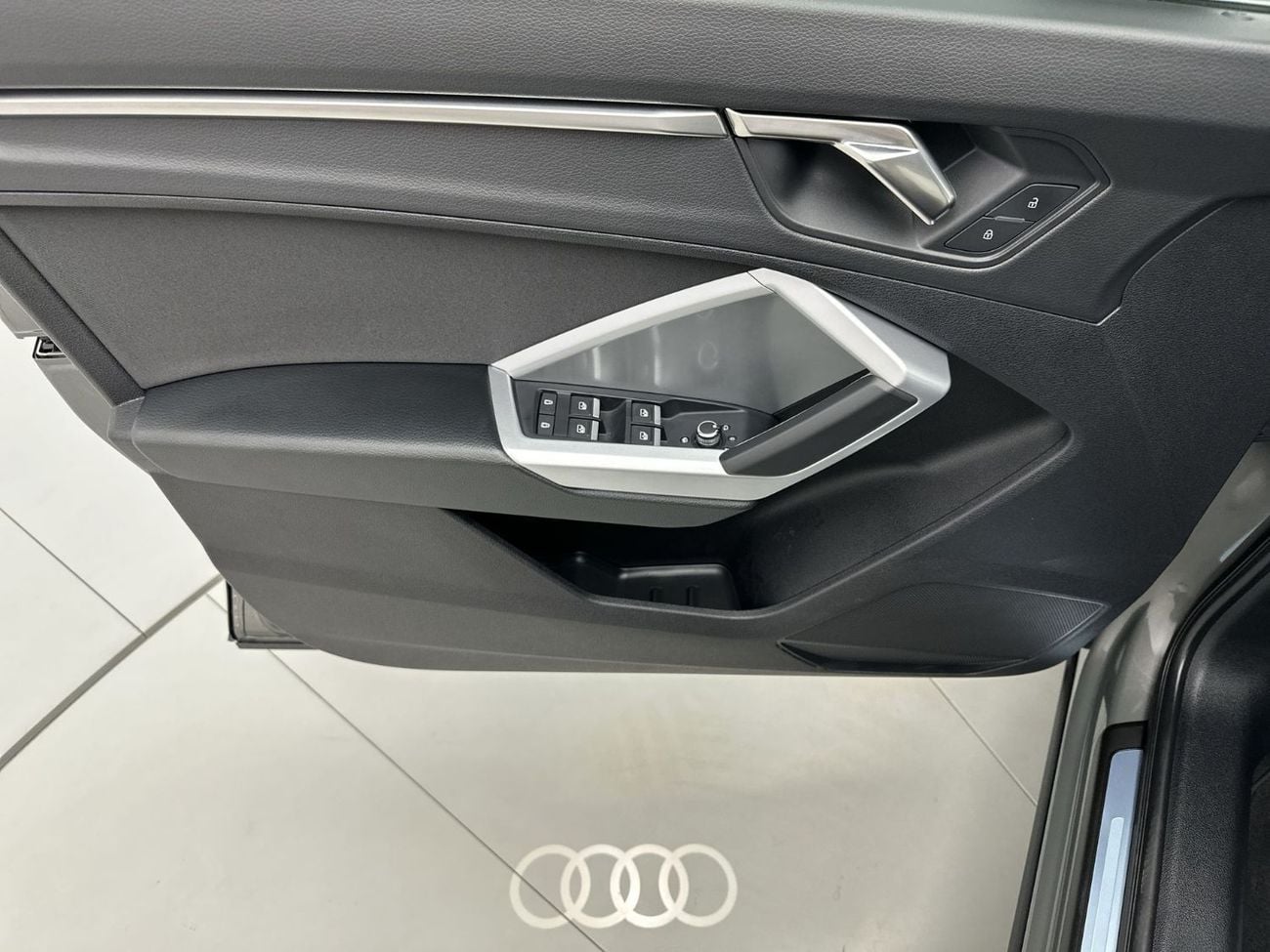 أودي Q3 35 TFSI Advanced 2.0L 150hp (Ref# 27216)