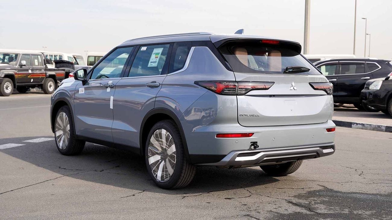 ميتسوبيشي آوتلاندر ميتسوبيشي أوتلاندر بريميوم 2026 (G08) 2.5 لتر | SUV بسبعة مقاعد | مواصفات الخليج | للتصدير فقط