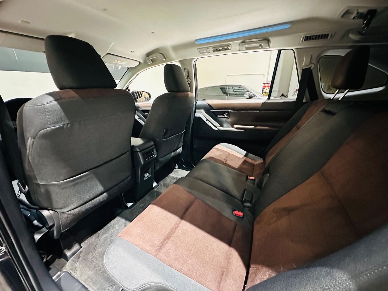 Toyota Innova 2.0L HyCross 7S Hybrid