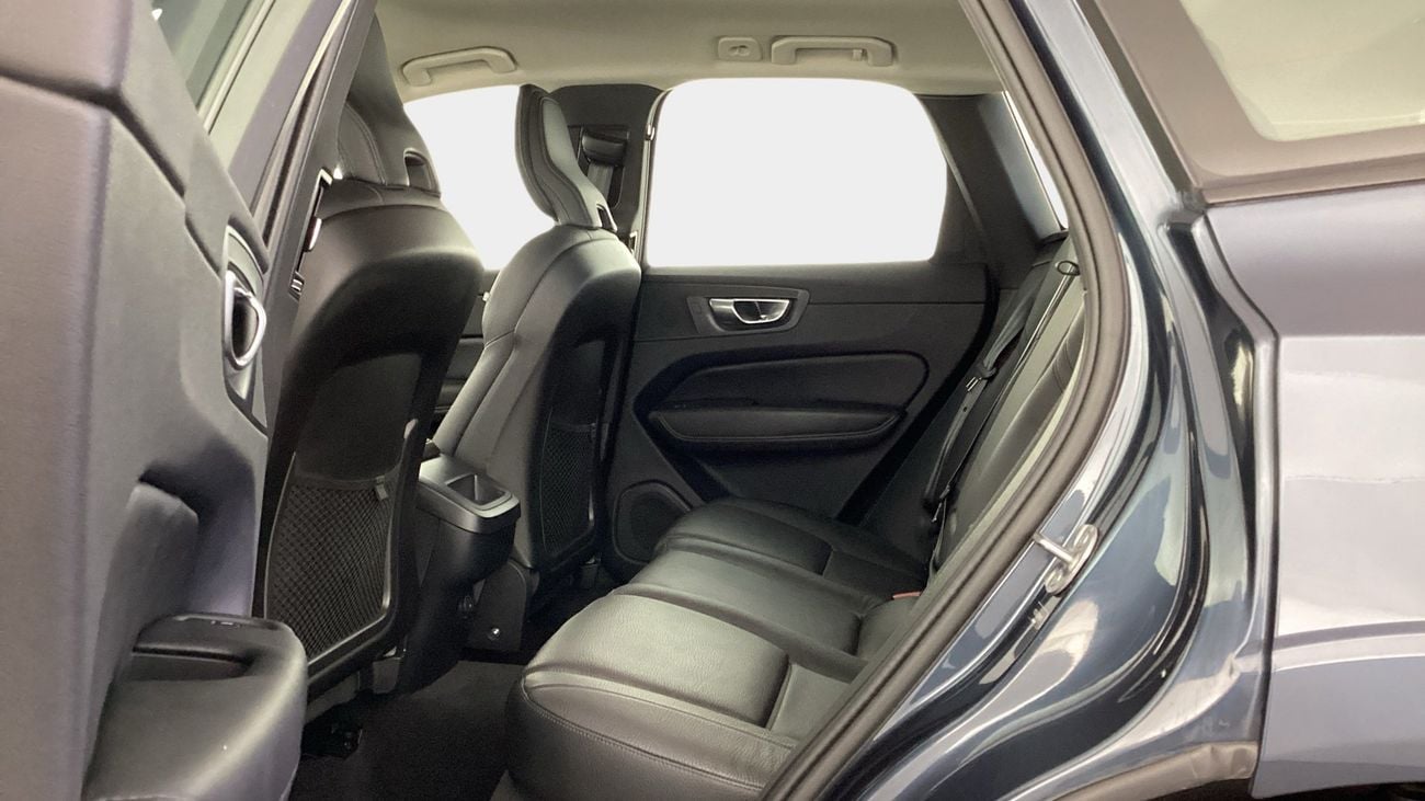 فولفو XC 60 B5 CORE AT | شامل الضمان | 0 ﺪﻔﻋﺓ ﺃﻮﻟﻯ