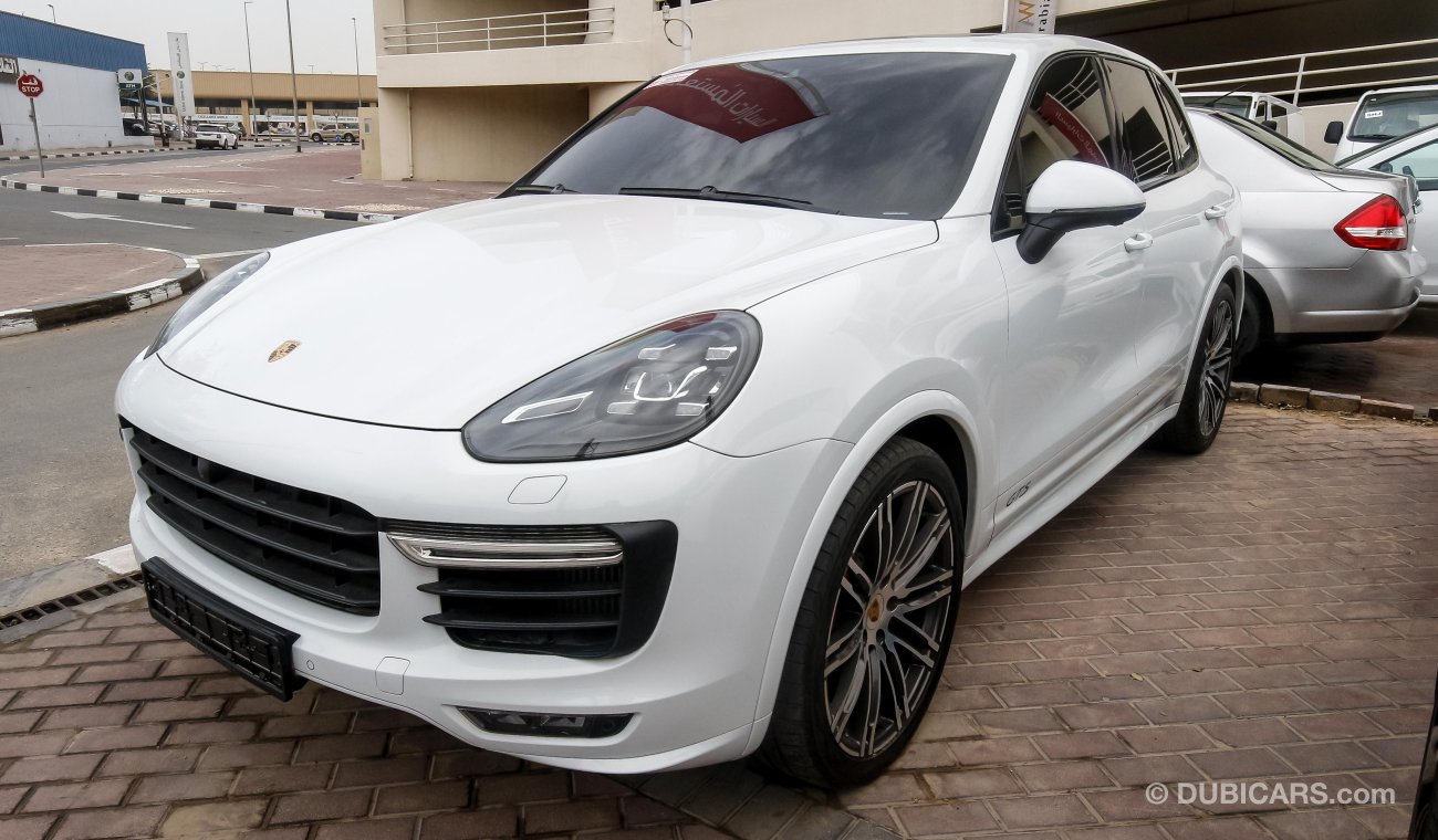 Porsche Cayenne GTS