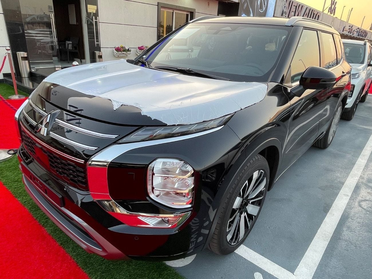 ميتسوبيشي آوتلاندر