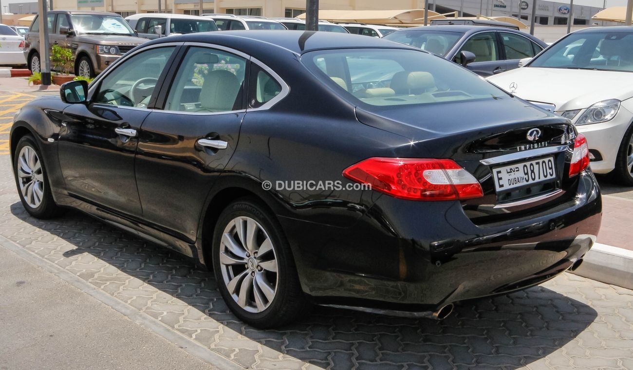 Infiniti M37