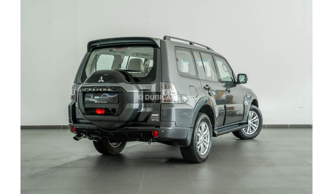 ميتسوبيشي باجيرو 2015 Mitsubishi Pajero 3.8L V6 GLS Black Pack / Full-Service History