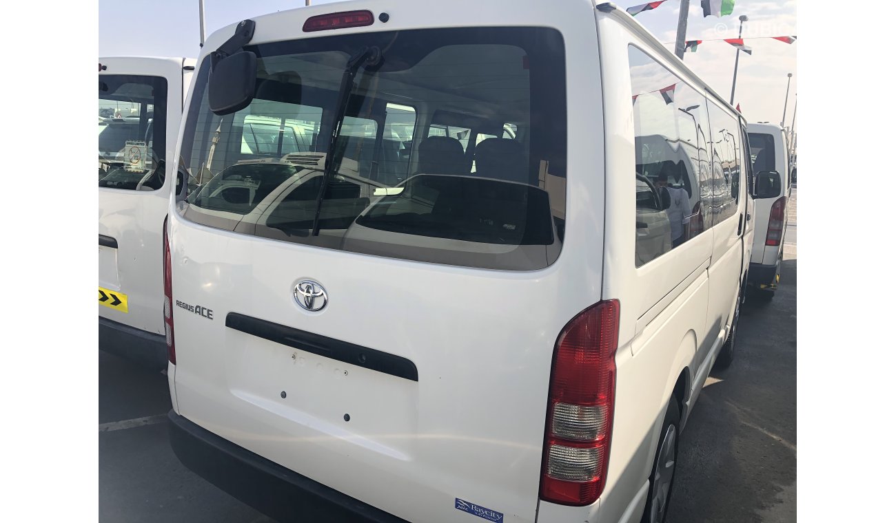 Toyota Hiace Toyota Hiace bus,model:2015.Excellent condition