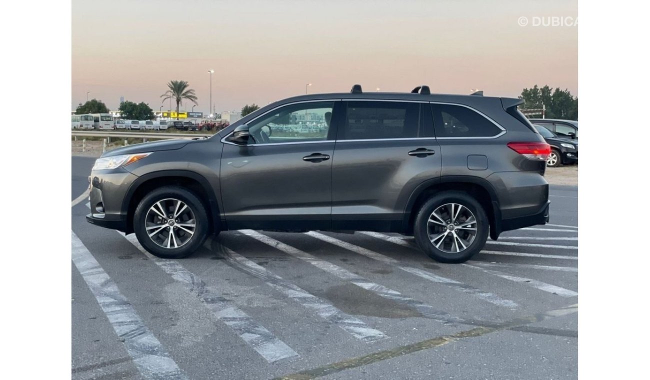 Toyota Highlander “Offer”2019 Toyota Highlander LE 4x4 AWD - Auto Trunk and Electric Seat - MidOption+ 7 Seater - UAE